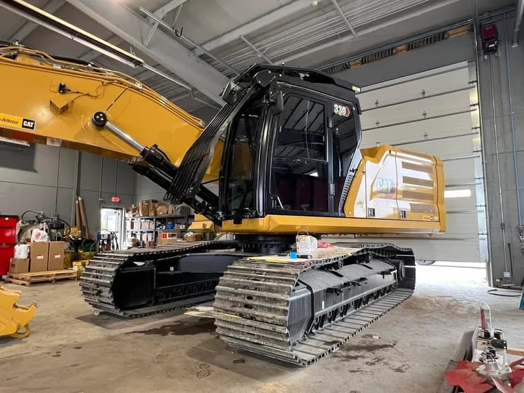 CAT Excavator — Equipment Tint